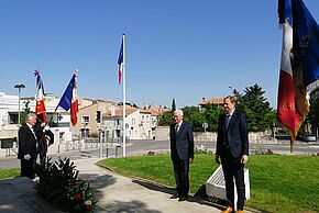 Gaby Charroux, maire de Martigues et Pierre DHARREVILLE, député des Bouches-du-Rhône commémorent le 75ème anniversaire de la victoire du 8 mai 1945